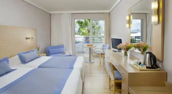 Louis Ledra Beach Hotel – Δικλινο Δωματιο Με Εσωτερικη Θεα